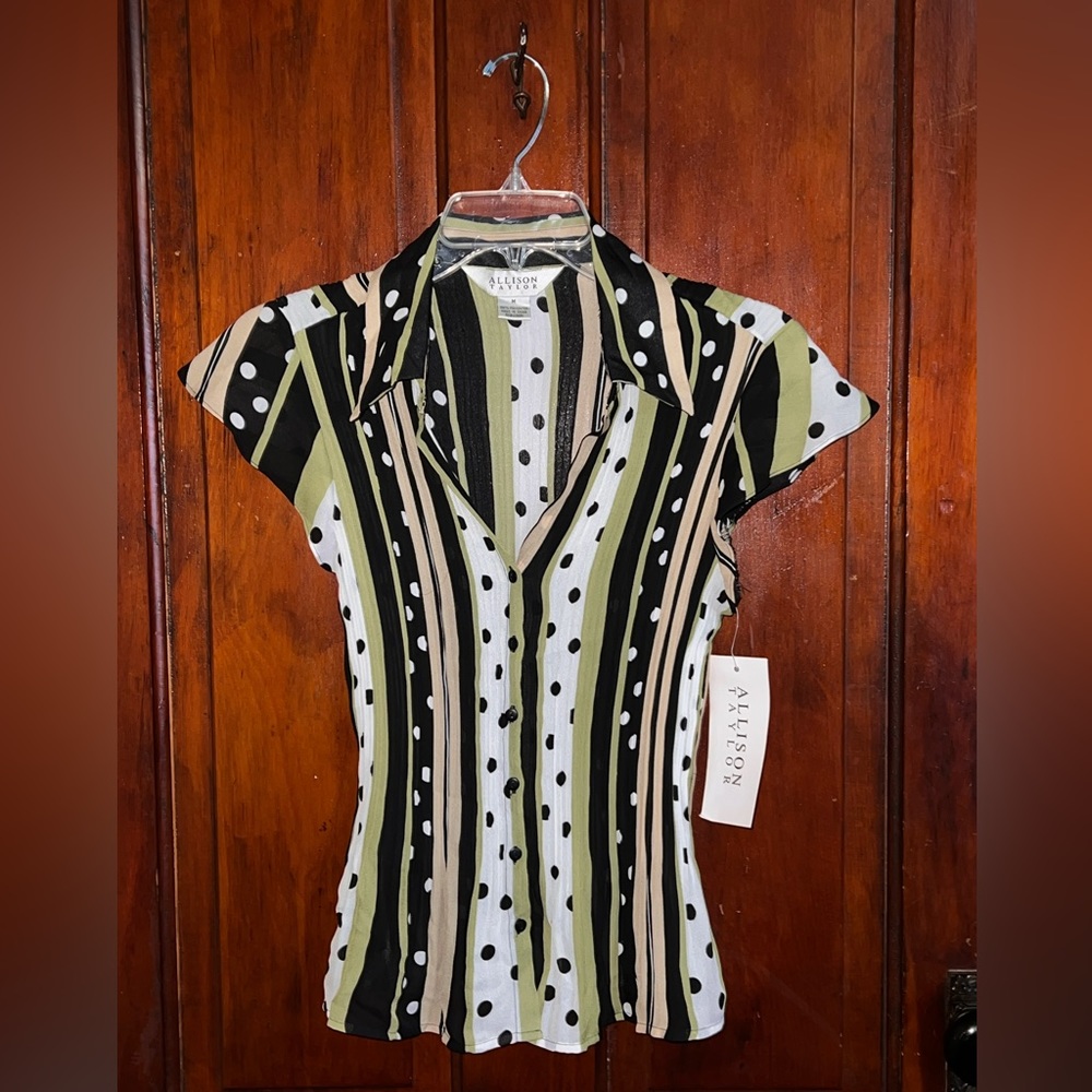 Women’s Size M Allison Taylor Button-down Blouse